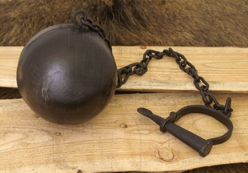 Legcuff with chain and ball