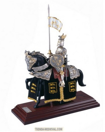 Miniatura artigianale di un cavaliere dei templari a cavallo con armatura