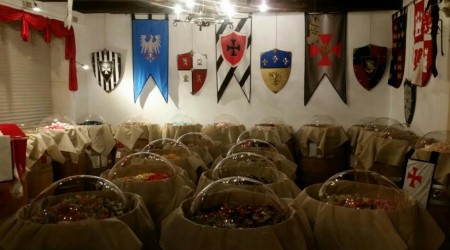 Decorazione del negozio "Le Caramelle dei Templari" di Vittorio Veneto