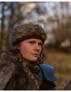 Medieval hue med Ragi-model, brunt farve 2