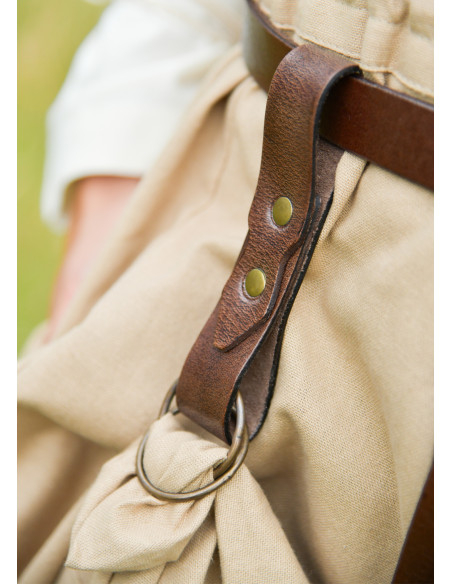 Gør medievale nederdele i brunt læder...