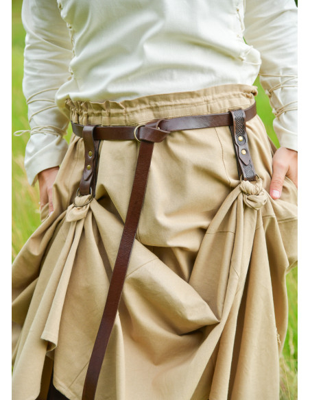 Gør medievale nederdele i brunt læder...