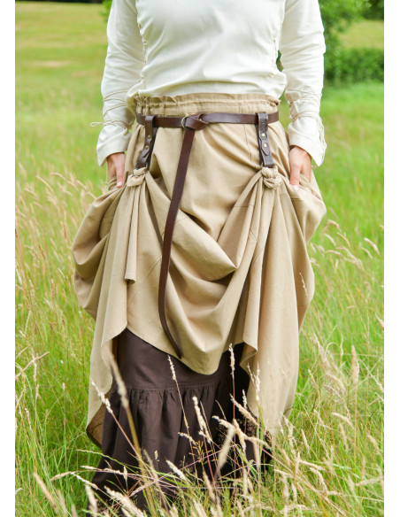 Gør medievale nederdele i brunt læder...