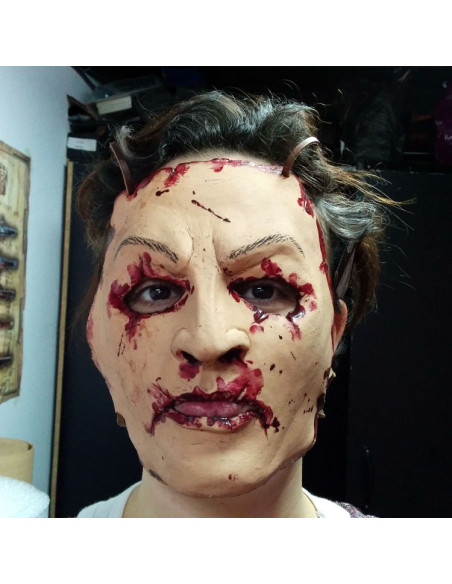 Elver maske med blod