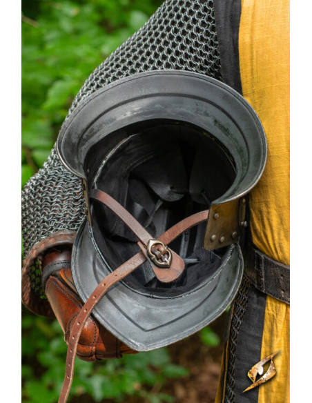 Casco Borgoñota con visera en acero... Casco Borgoñota con visera en acero...
