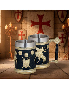 Mittelalterliche ornamentale Tasse aus Harz der...