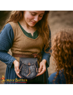 Bolso riñonera medieval cuero con borlas, color negro