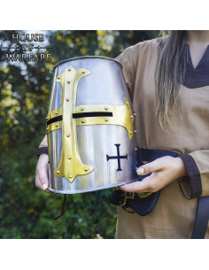 Casco templario modelo Sugarloaf, S. XII-XIII