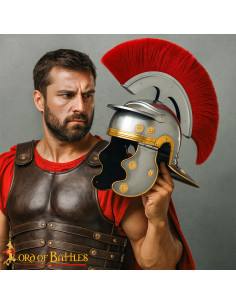 Centurionshelm van Romeinse Keizer met rode kuif