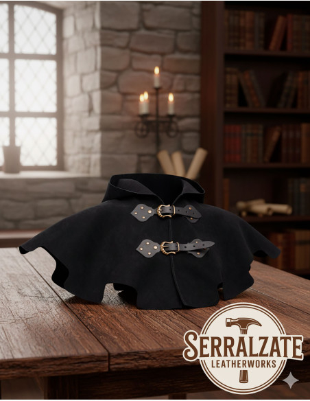 Medievaler Gugel und Schulterüberwurf...