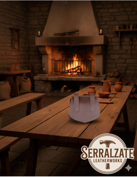 Medieval taske i læder med drageskæl,...