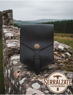 Bolso celta en cuero modelo Brigida, color negro