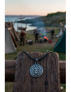 Keltisch kruis met knoop - zilver