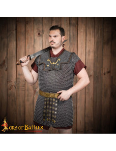 Römische Lorica aus Kettenhemd, runder konifizierter Ring...