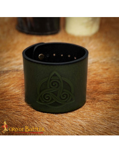 Middeleeuws leren armband met reliëfontwerp van Keltische...