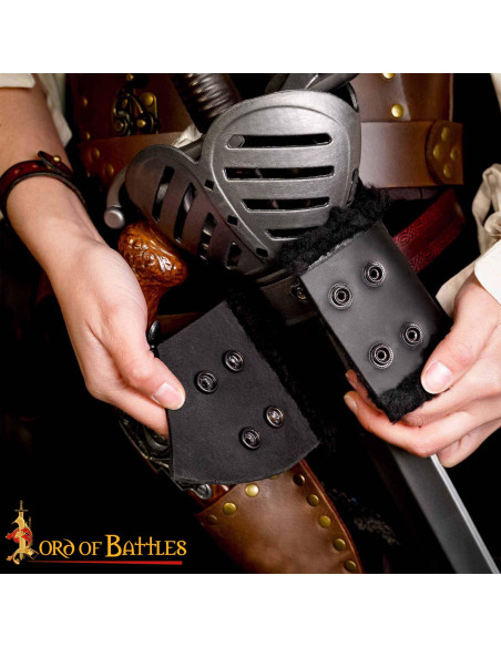 Cinturón con tahali medieval en cuero... Cinturón con tahali medieval en cuero...