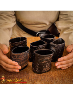 Set 6 vasos medievales en cuerno de bufalo pulido (68 ml.) 2