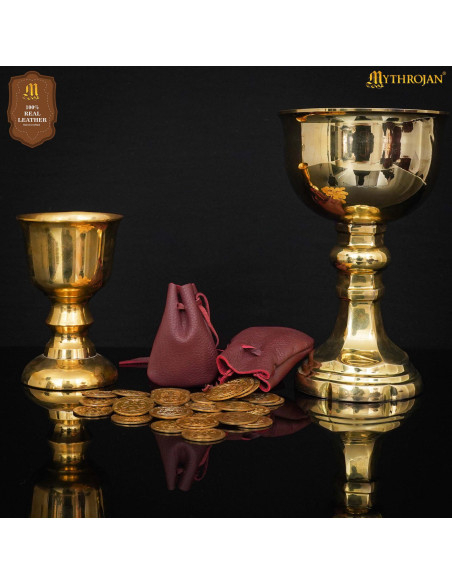 Pak 2 poser med medieval skindposer i...