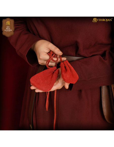 Pak 2 poser med middelalderlige...