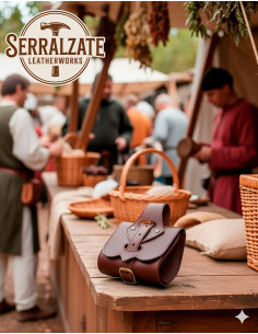 Bolso medieval en cuero modelo Emeritano, color marrón