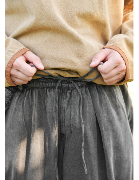 Pantalones medievales desgastados... Pantalones medievales desgastados...