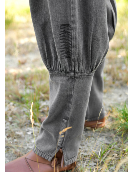 Verwitterte mittelalterliche Hosen... Verwitterte mittelalterliche Hosen...