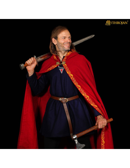 Capa medieval en lana con bordes...