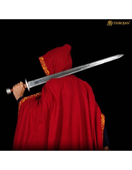 Capa medieval en lana con bordes...