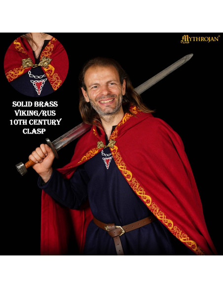 Capa medieval en lana con bordes...