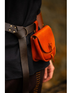 Bolso medieval en cuero modelo Tilo, color coñac 2