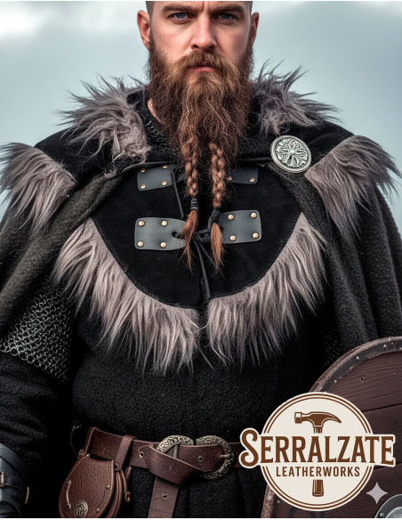 Gorjal Evaristo schwarzer Umhang mit...