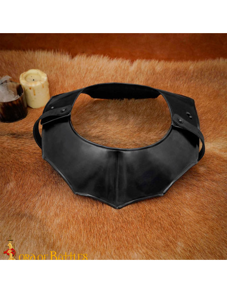 Eenvoudige middeleeuwse gorget,...