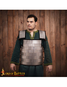 Medieval plade rustning med skiver, fastgjort med nagler,...