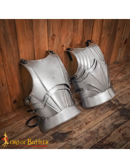 Gothisk middelalderlig brystplade fra...