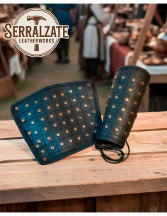 Verstärkte mittelalterliche Armbänder Evan in Schwarz