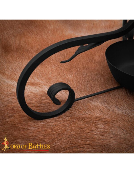 Gjort juletræsholder i middelalderstil