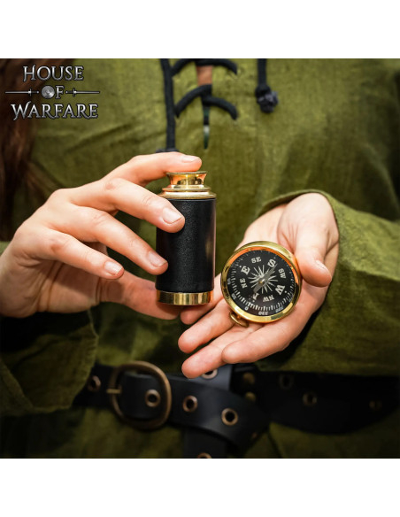 Skattejagtsæt: kompas, kikkert og kort