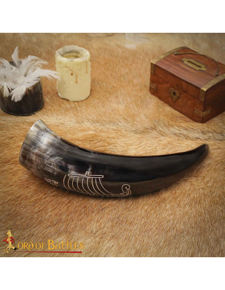 Vikingeskibs horn til at drikke...