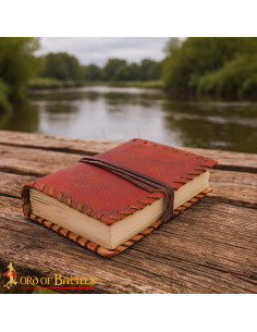 Medieval dagbog med læderdække og sideindbinding