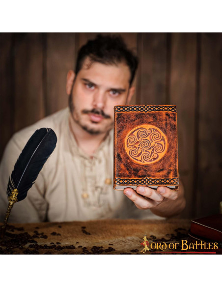 Medieval dagbog med læderdække,...