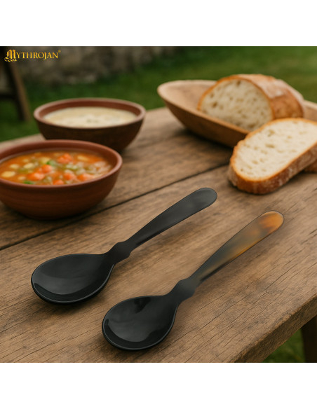 Sæt med 2 middelalderske skeer i...