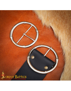 Hebilla medieval redonda plateada (8,2 cm.) 2