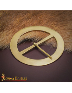 Rund middelalderbælte spænde i messing (9,5 cm)