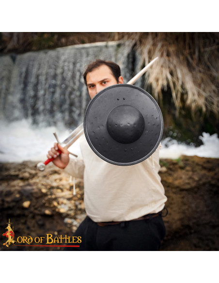 Broquel medieval en acero... Broquel medieval en acero...