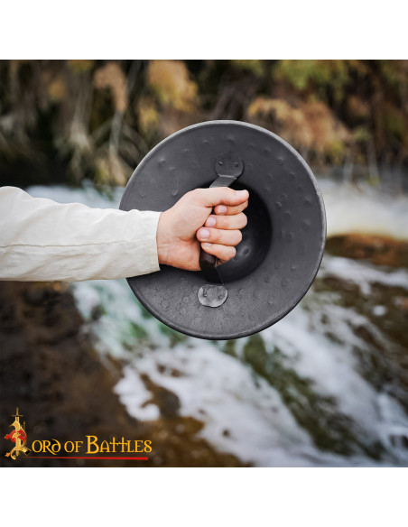 Broquel medieval en acero... Broquel medieval en acero...