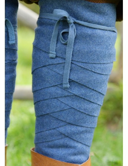 Vikingische Winingas aus blauer Wolle...