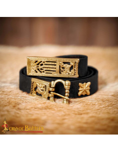 Middelalderligt sort læderbælte med messingdetaljer i...