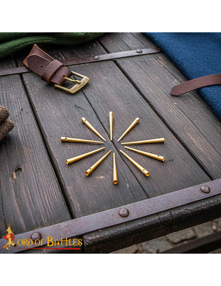 Set 100 herretes medievales en latón...