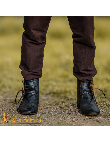 Mittelalterliche Stiefeletten aus...