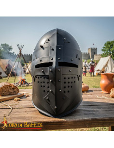 Mittelalterlicher Helm mit Visier für Ritter des 14.... 2